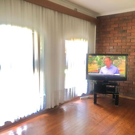 Golden House Apartment Springvale Bagian luar foto