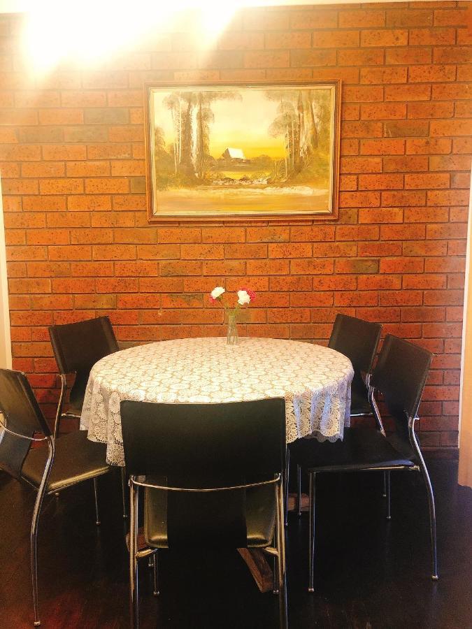 Golden House Apartment Springvale Bagian luar foto