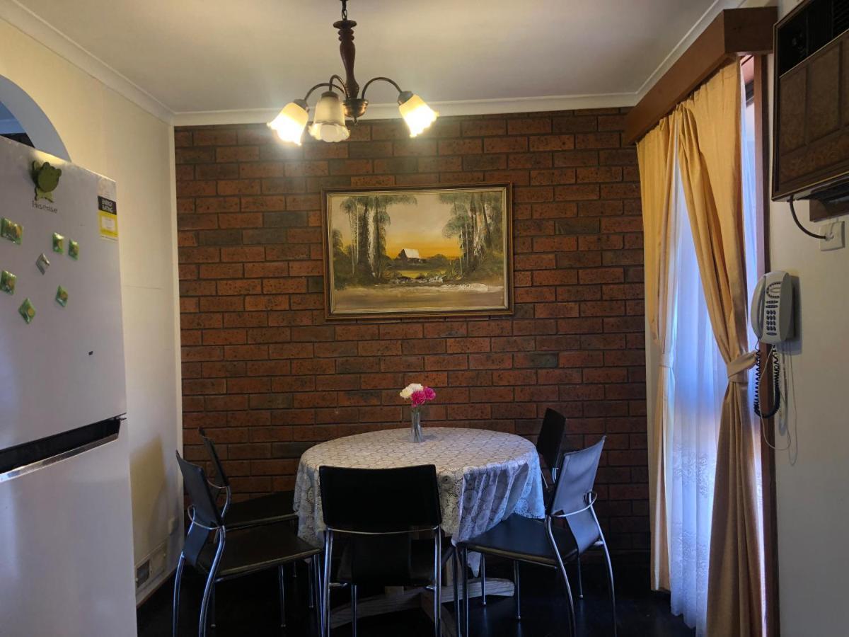 Golden House Apartment Springvale Bagian luar foto