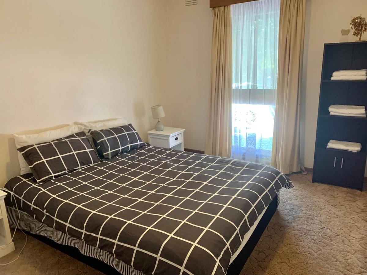 Golden House Apartment Springvale Bagian luar foto