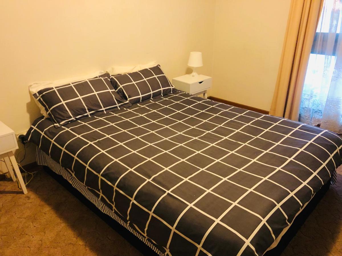 Golden House Apartment Springvale Bagian luar foto