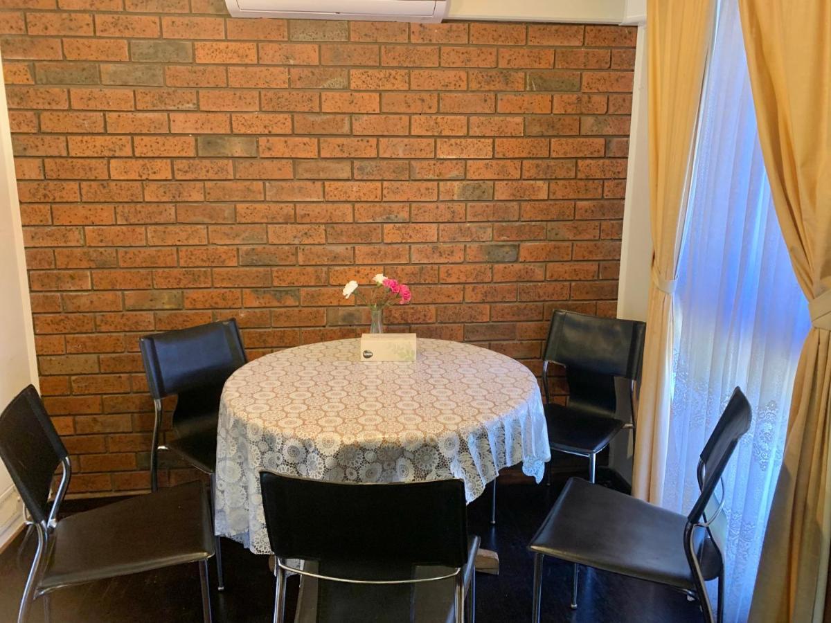 Golden House Apartment Springvale Bagian luar foto
