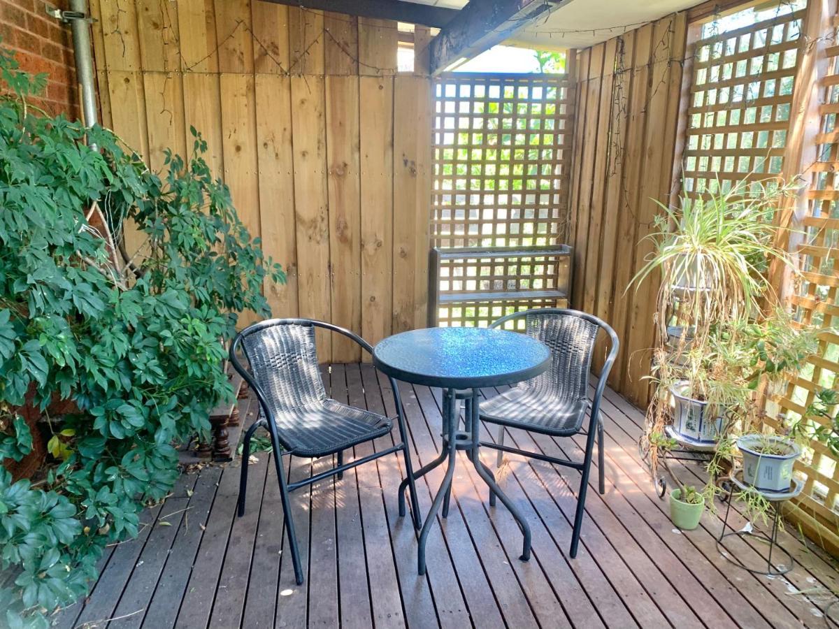Golden House Apartment Springvale Bagian luar foto